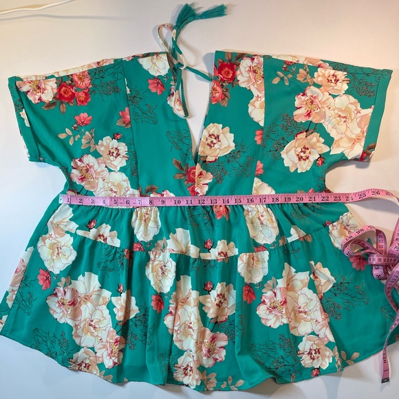 Entro Women’s Emerald Green Floral Blouse Sz L Short Sleeve Deep V Flowy Top - Picture 2 of 8